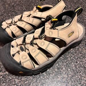 Keen Newport Closed Toe Waterproof
Sandal Tan Black